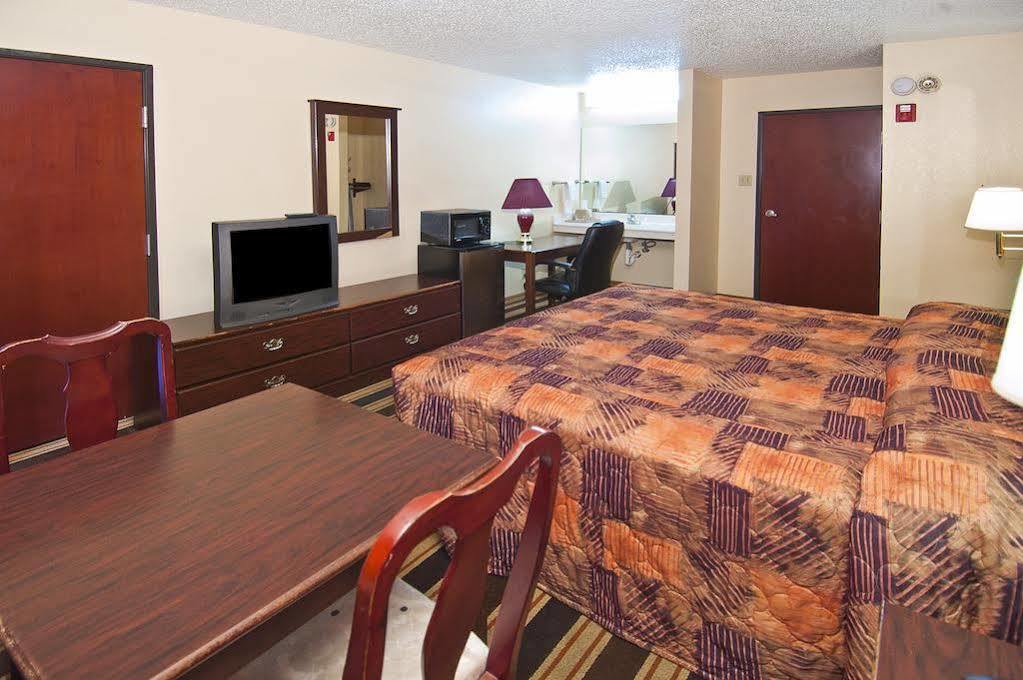 Executive Inn Groves Extérieur photo